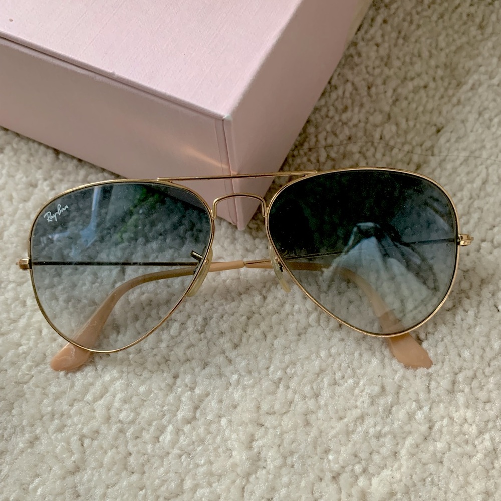 Ray-Ban Gradient Sunglasses 🕶